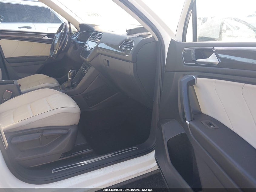 2018 Volkswagen Tiguan 2.0T Sel Premium