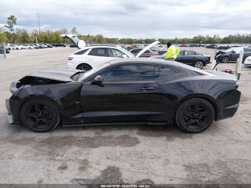 Auction sale of the 2019 CHEVROLET CAMARO , vin: 1G1FB1RS0K0104532, lot number: 44319759