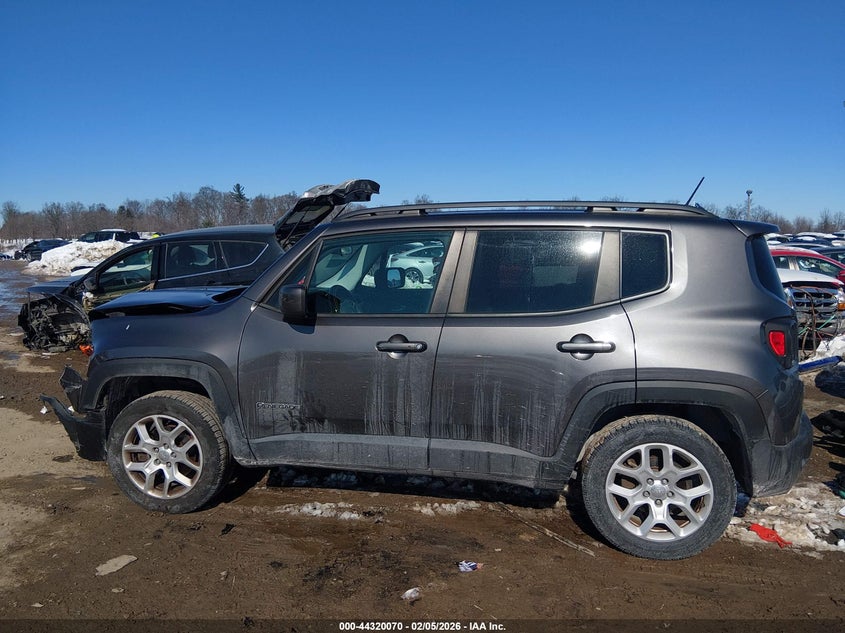 2017 Jeep Renegade 2.4 Latitude 4X4 grey Lot 111044320070 Vin ZACCJBBB4HPF75826