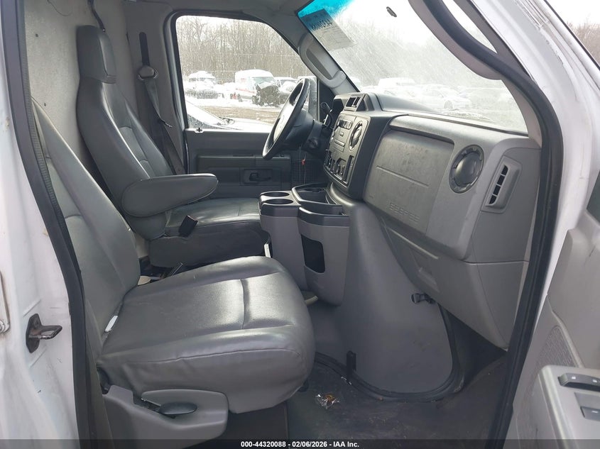 2011 Ford E-350 Super Duty Commercial