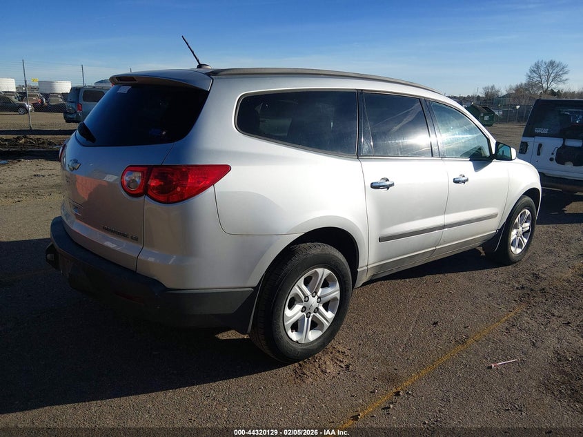 2011 CHEVROLET TRAVERSE auction photo 4