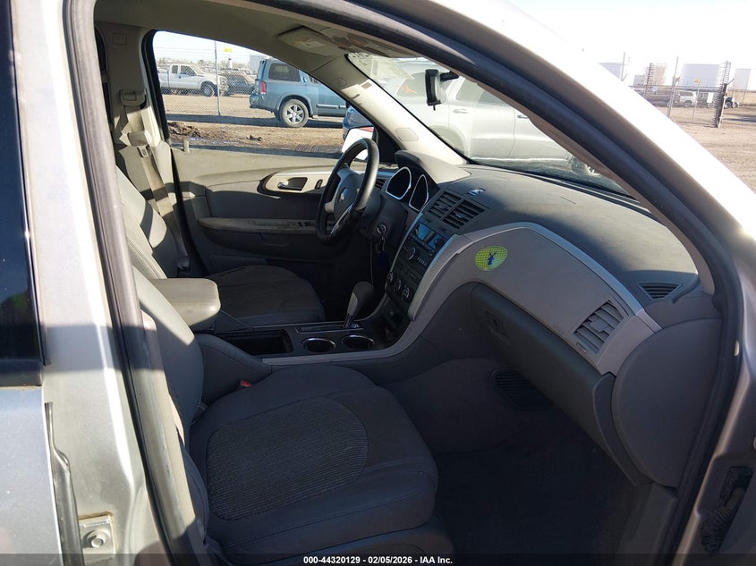 2011 CHEVROLET TRAVERSE auction photo 5