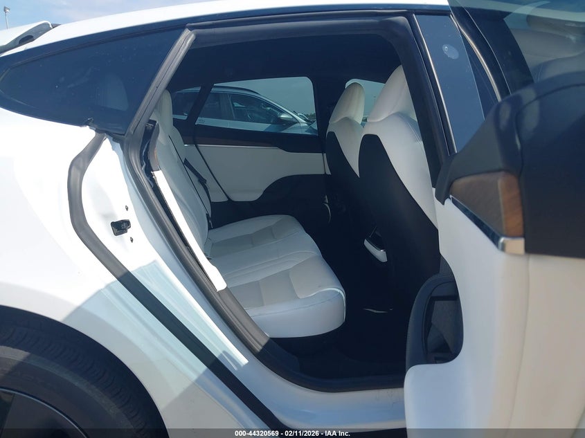 2022 Tesla Model S Dual Motor All-Wheel Drive VIN: 5YJSA1E58NF493449 Lot: 44320569