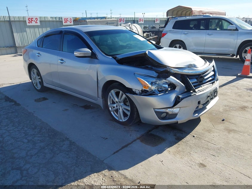 2013 Nissan Altima 3.5 Sv
