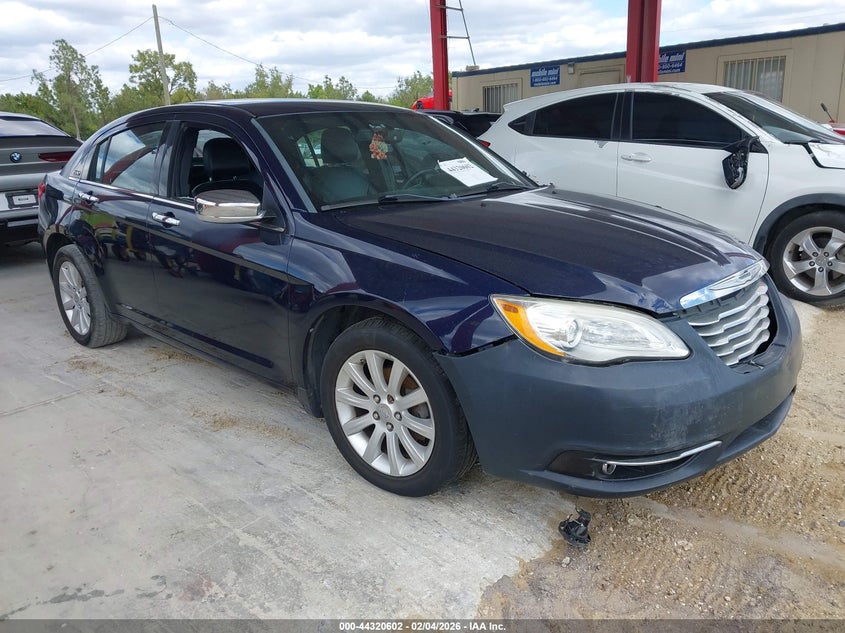 2013 Chrysler 200 Limited