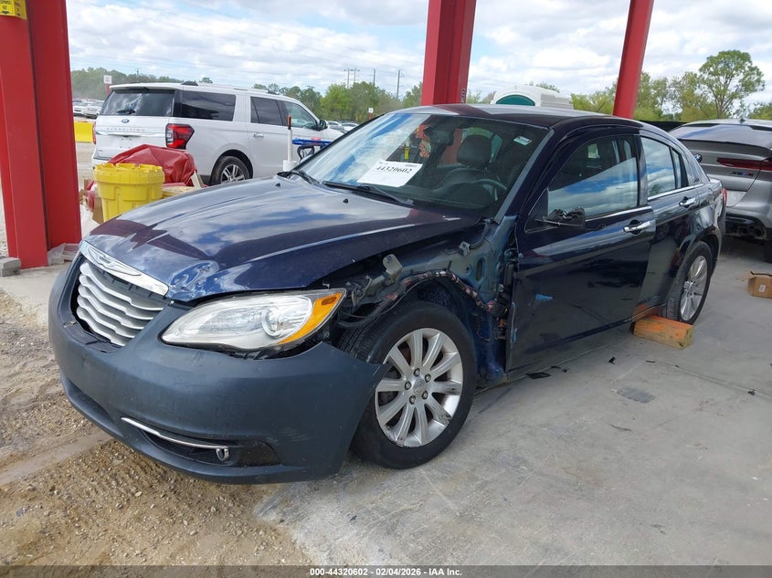 2013 Chrysler 200 Limited