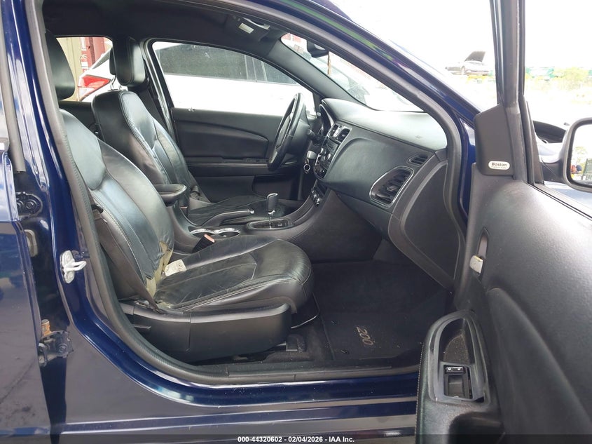 2013 Chrysler 200 Limited