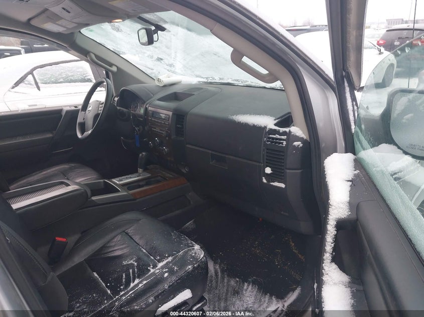 2012 Nissan Titan Sl