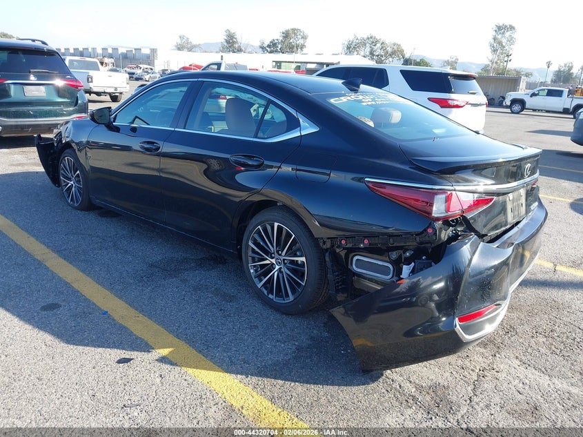 Vin: 58ada1c1xsu068654, lot: 44817109, lexus es 300h 20253