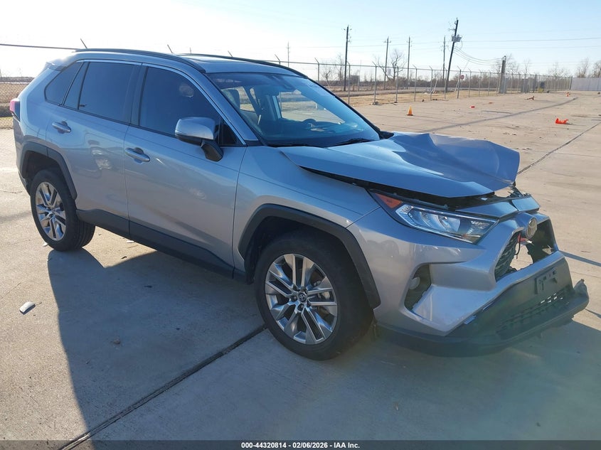 2020 TOYOTA RAV4 XLE PREMIUM