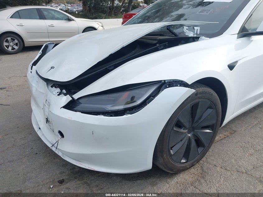 2025 Tesla Model 3 Long Range Rear-Wheel Drive/Standard Rear-Wheel Drive white Lot 111044321114 Vin 5YJ3E1EA8SF905502