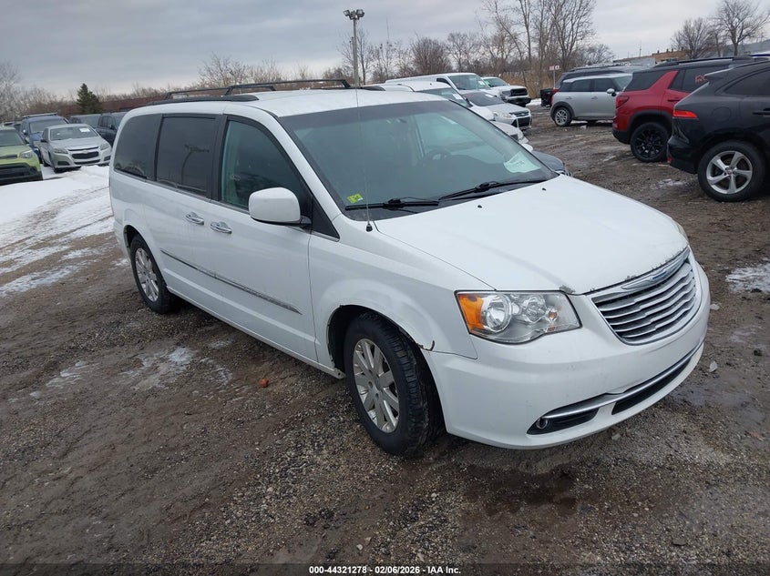 2016 Chrysler Town & Country Touring