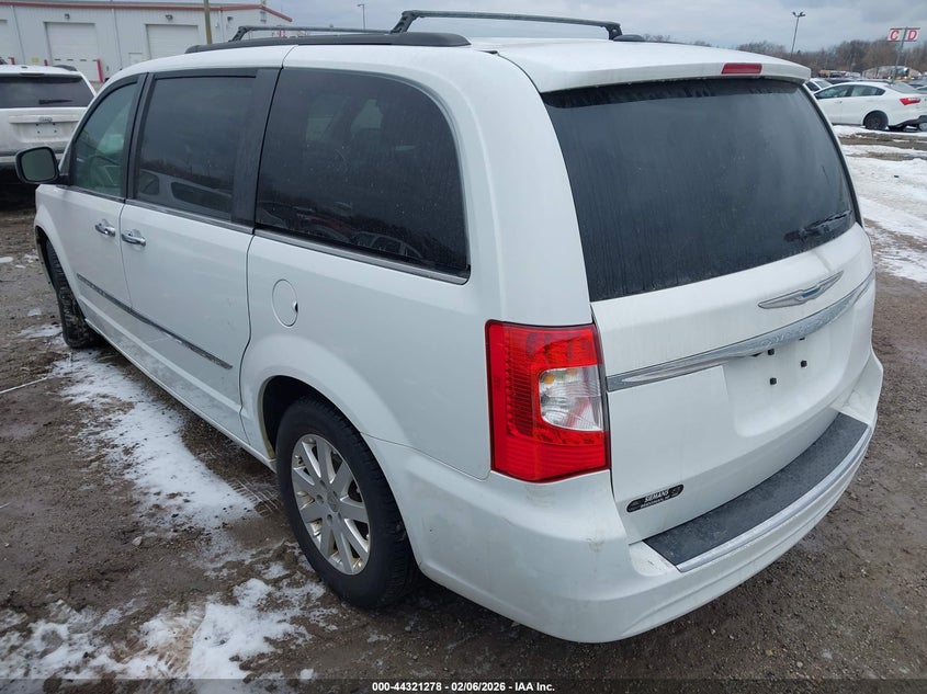 2016 Chrysler Town & Country Touring