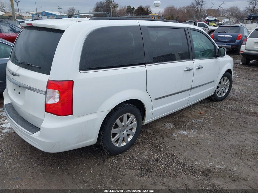 2016 Chrysler Town & Country Touring