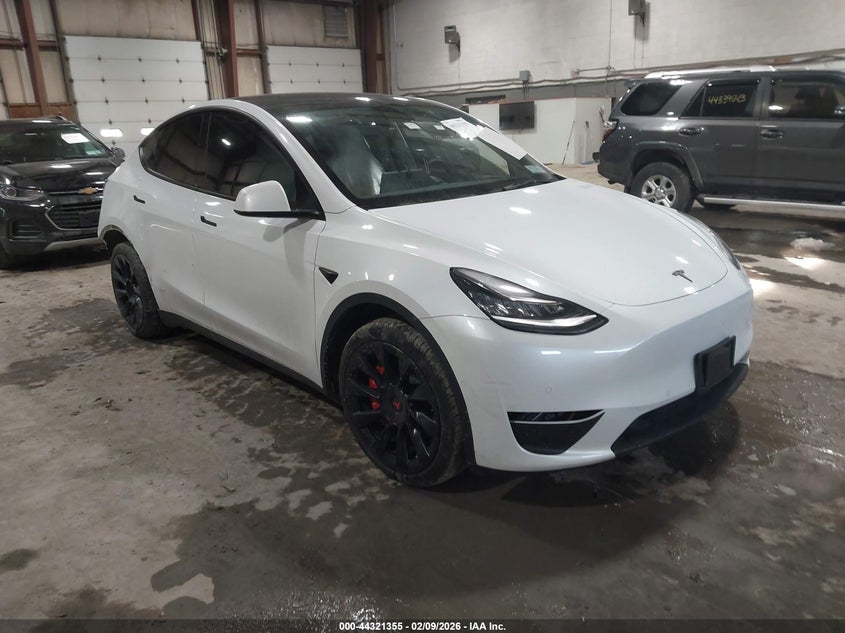 2022 Tesla Model Y Long Range Dual Motor All-Wheel Drive
