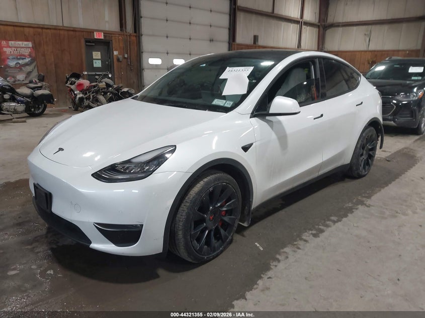 2022 Tesla Model Y Long Range Dual Motor All-Wheel Drive