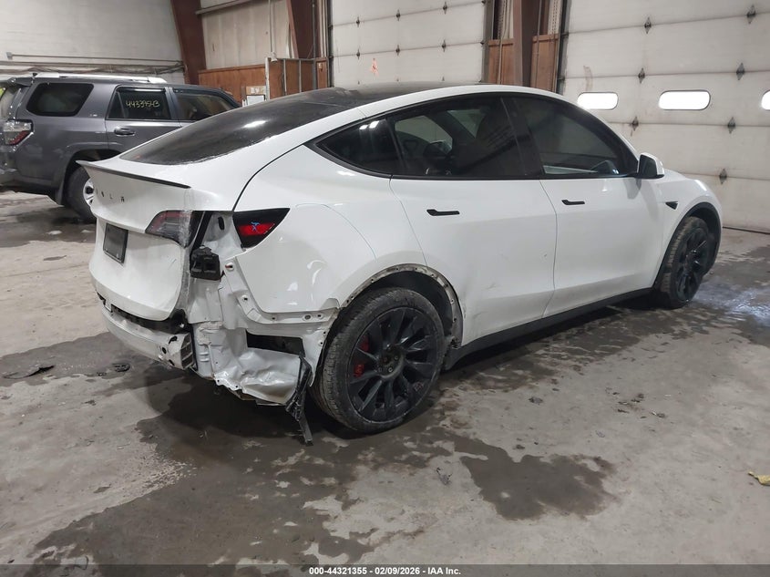 2022 Tesla Model Y Long Range Dual Motor All-Wheel Drive