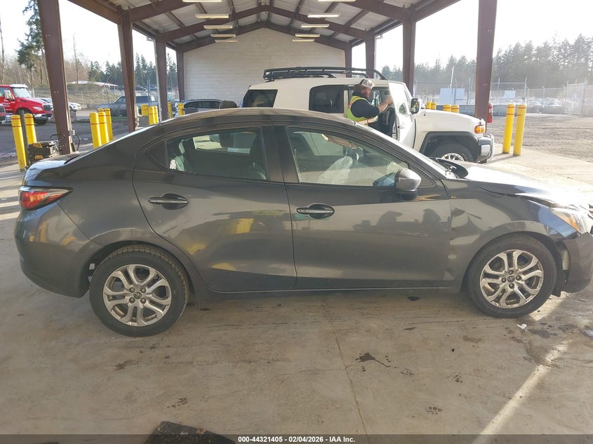 VIN 3MYDLBYVXHY183088 2017 TOYOTA YARIS IA