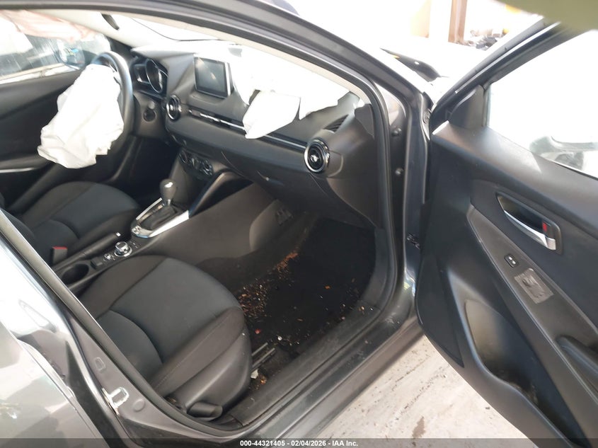 VIN 3MYDLBYVXHY183088 2017 TOYOTA YARIS IA