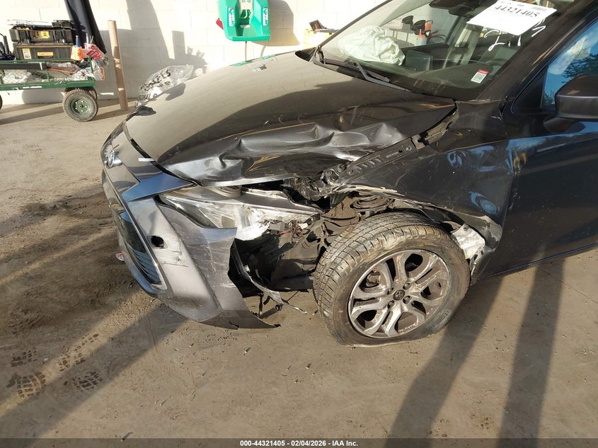 VIN 3MYDLBYVXHY183088 2017 TOYOTA YARIS IA