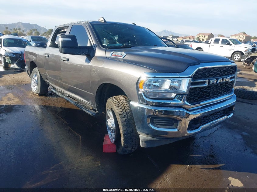 RAM 2500 TRADESMAN 4X4 6 4 BOX