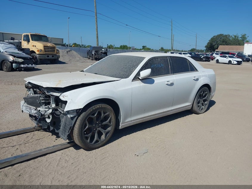Vin: 2c3ccabg0lh158623, lot: 44818079, chrysler 300 300s 20202