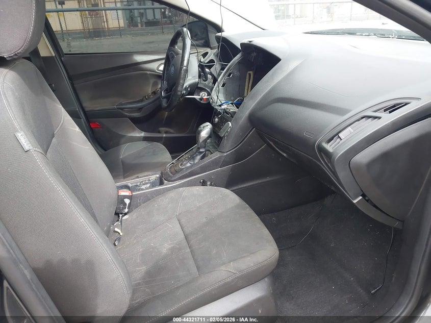 2016 Ford Focus 2.0 Se grey Lot 111044321711 Vin 1FADP3K20GL399231