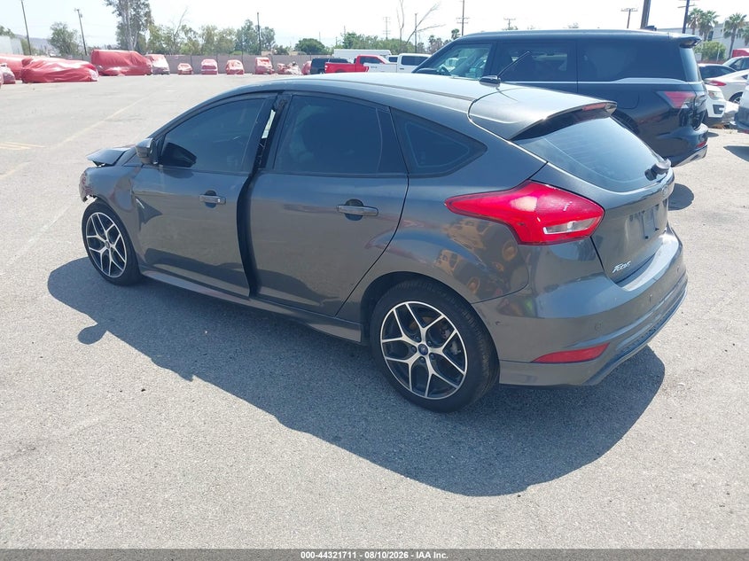 Vin: 1fadp3k20gl399231, lot: 44818116, ford focus se 20163