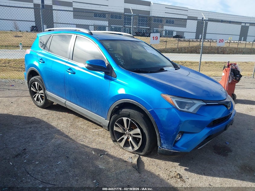2017 TOYOTA RAV4 XLE