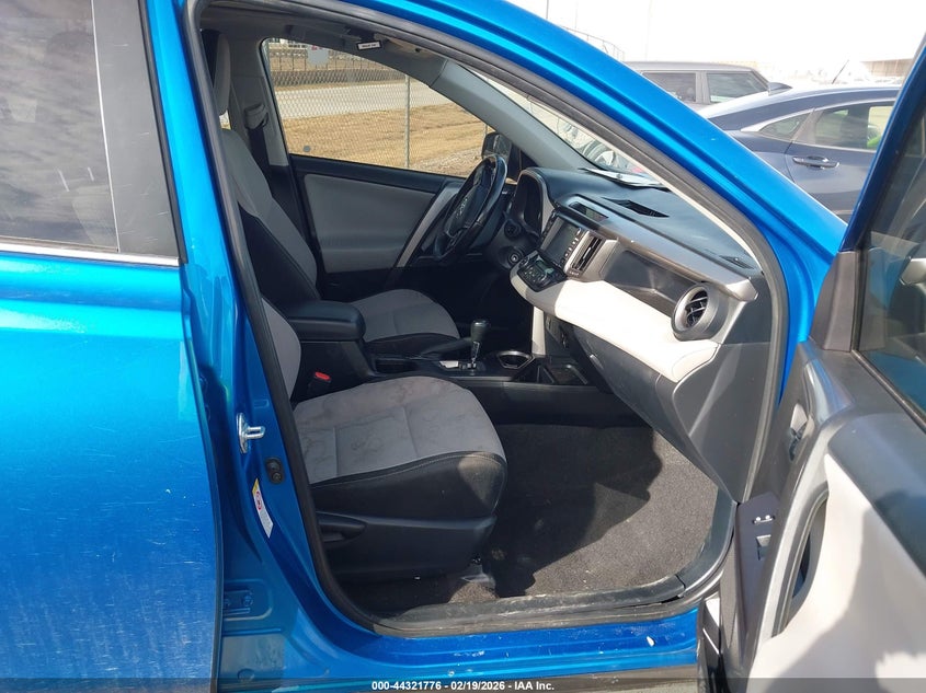 VIN JTMWFREV6HJ111367 2017 TOYOTA RAV4 XLE