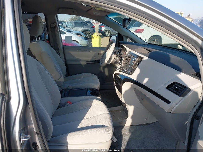 2011 Toyota Sienna Le V6