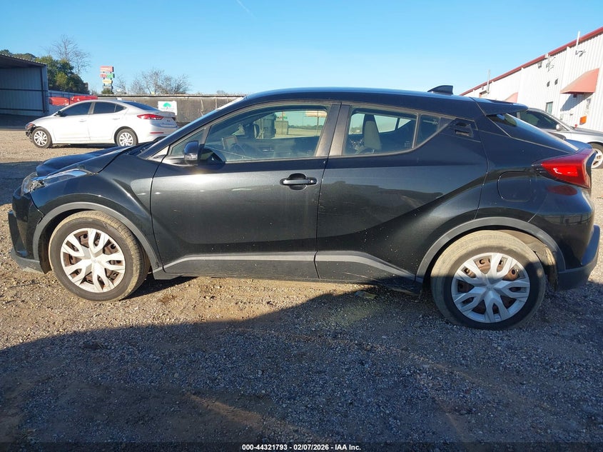 TOYOTA C-HR - zdjęcie 14