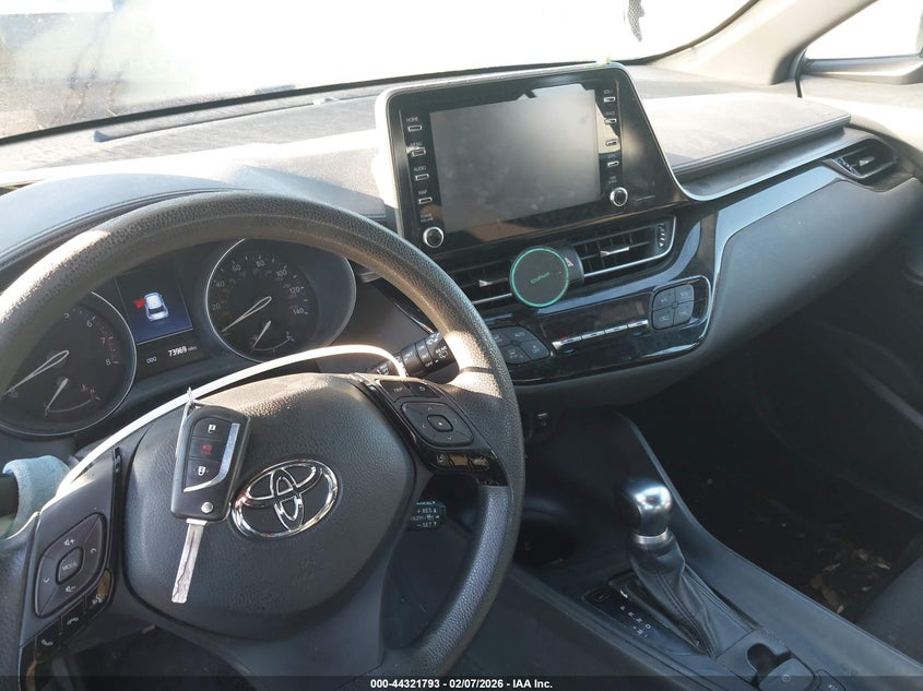TOYOTA C-HR - zdjęcie 21