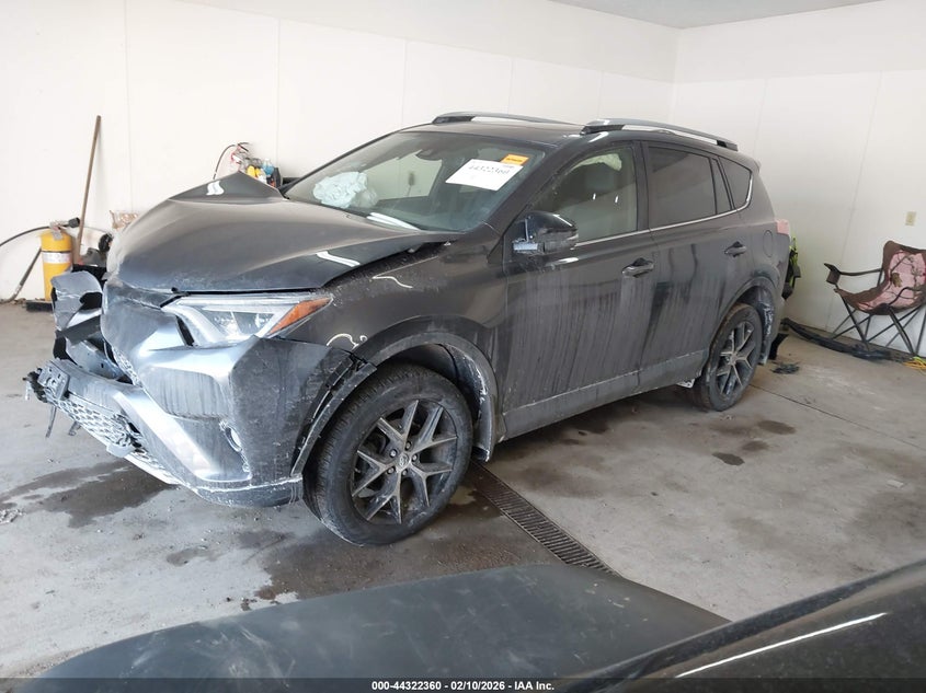 VIN JTMJFREV6JJ226681 2018 TOYOTA RAV4 SE