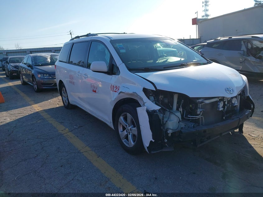2017 Toyota Sienna Le 8 Passenger