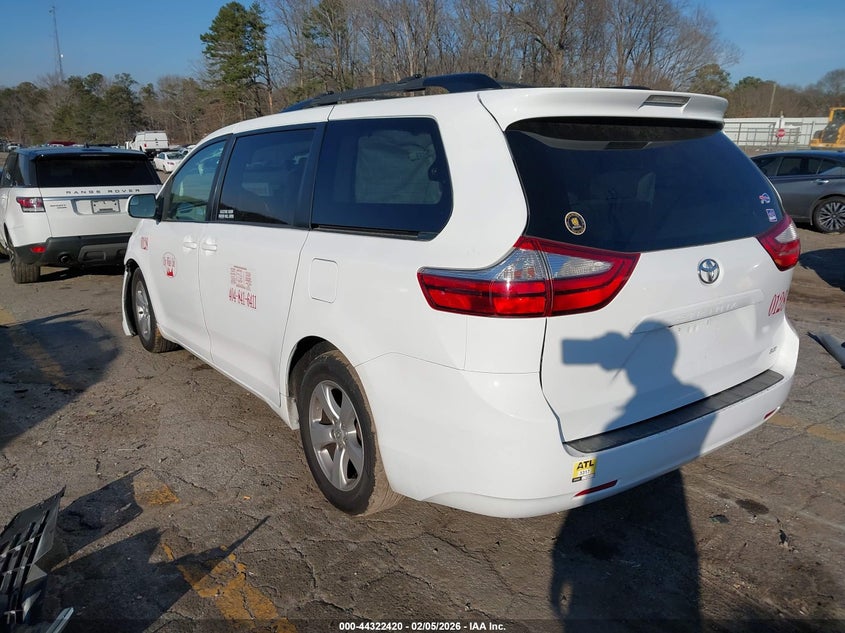 2017 Toyota Sienna Le 8 Passenger