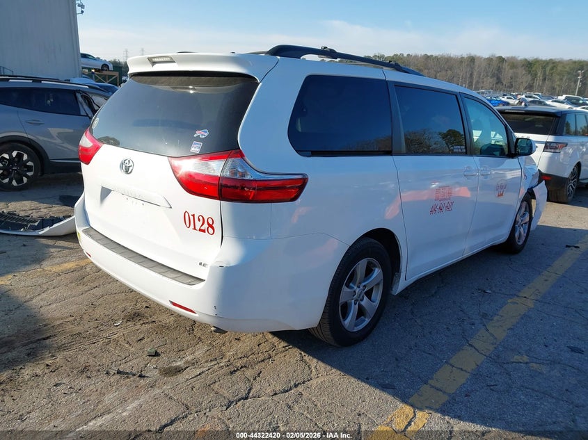 2017 Toyota Sienna Le 8 Passenger