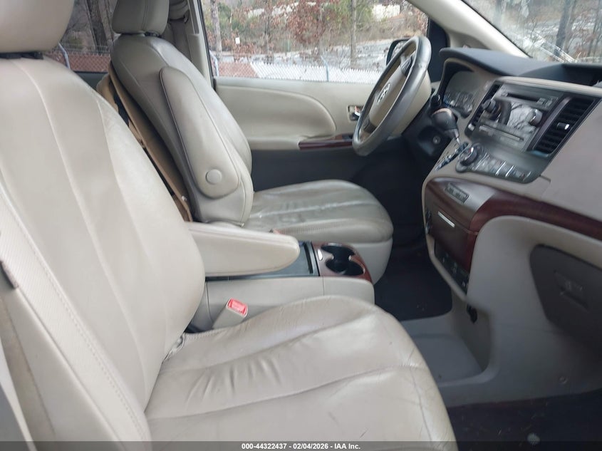 2011 Toyota Sienna Xle V6