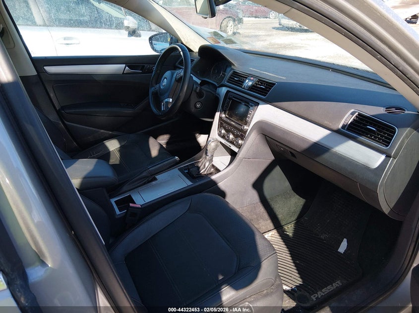 2012 Volkswagen Passat 2.5L Se