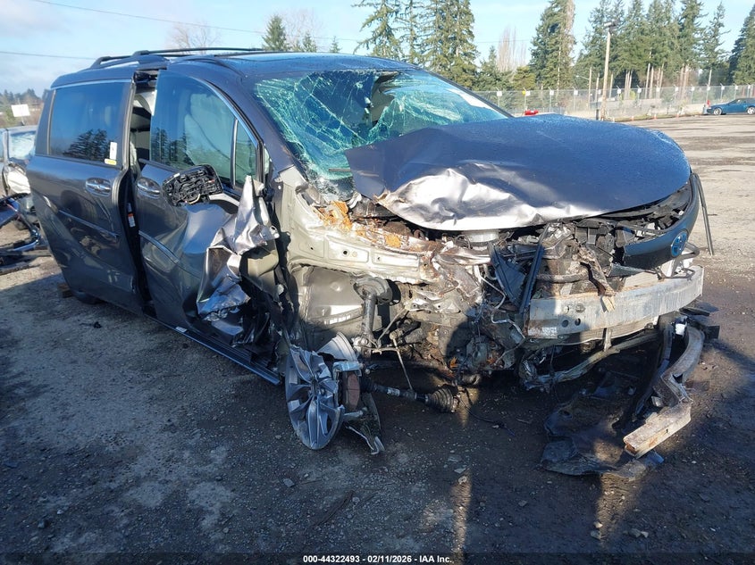 2024 Toyota Sienna Xle