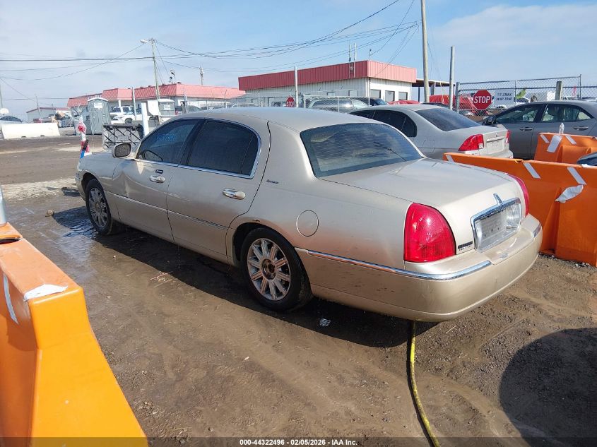 2006 Lincoln Town Car Signature