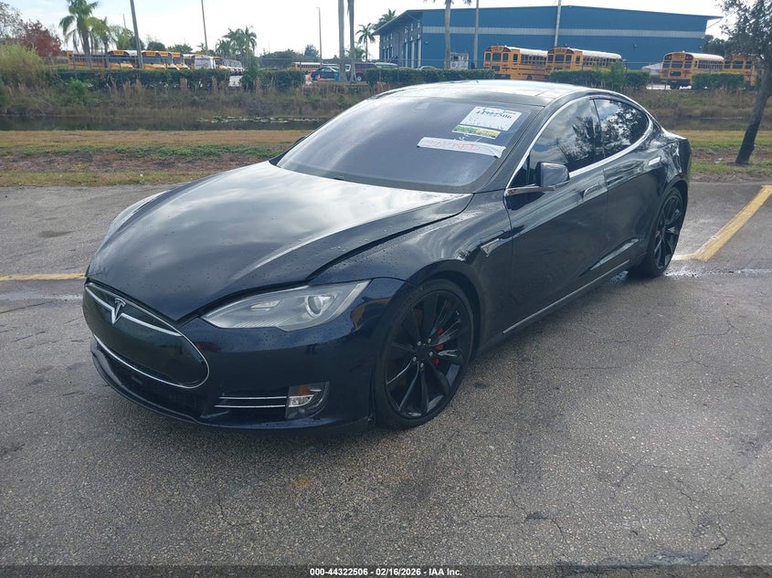 Vin: 5yjsa1h26efp62484, lot: 44818935, tesla model s p85d 20142