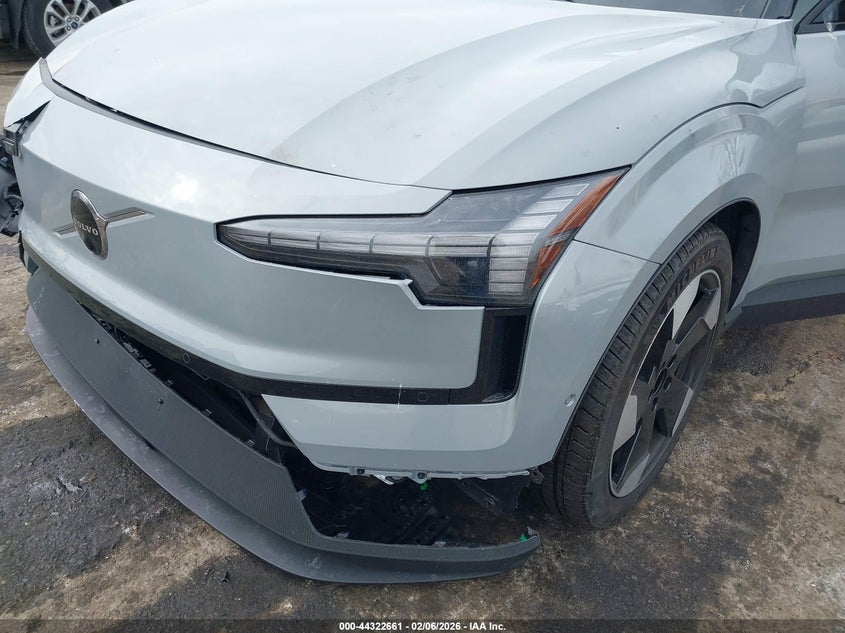 2025 Volvo Ex30 Ultra Twin Motor Performance, Fully Electric VIN: YV4EK3ZL5S2604873 Lot: 44322661