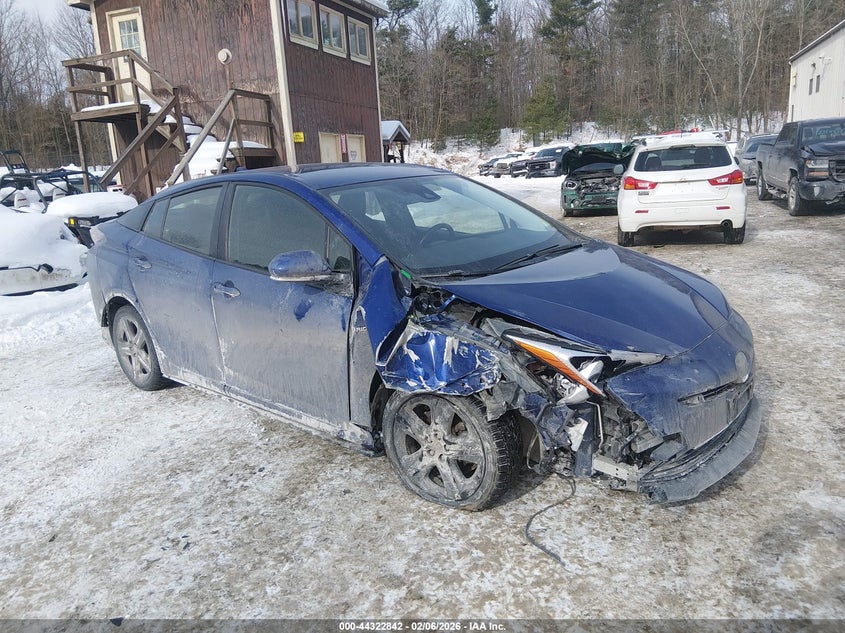 2018 TOYOTA PRIUS THREE TOURING