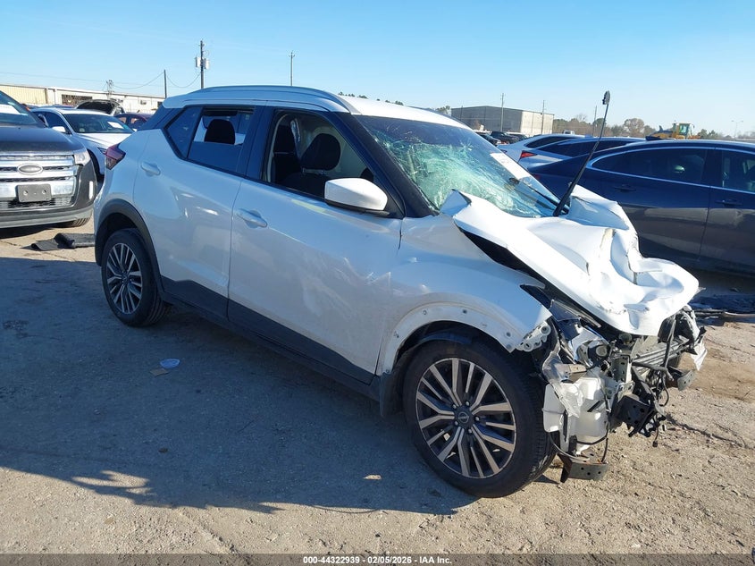 2022 Nissan Kicks Sv Xtronic Cvt