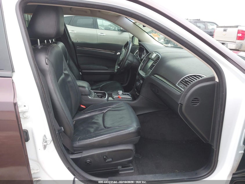 2016 Chrysler 300 Limited