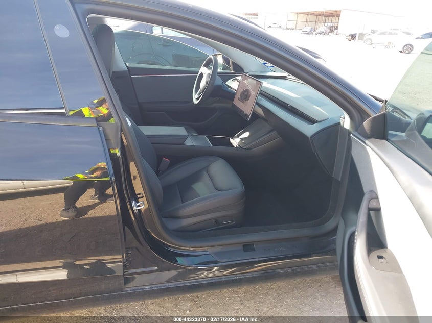 2025 Tesla Model 3 Long Range Rear-Wheel Drive/Standard Rear-Wheel Drive