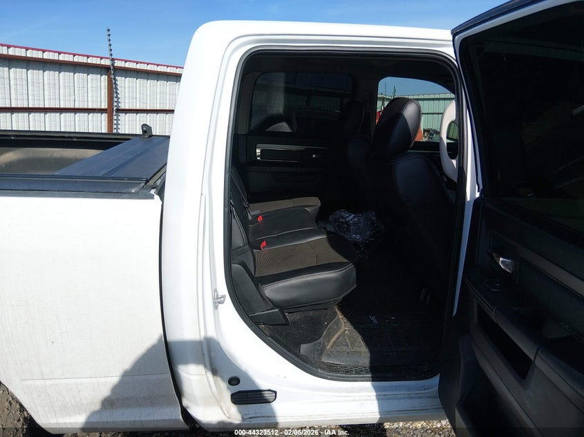2017 Ram 1500 5.7 Ram Night 4X4 6'4 Box white Lot 111044323512 Vin 1C6RR7UT1HS617358