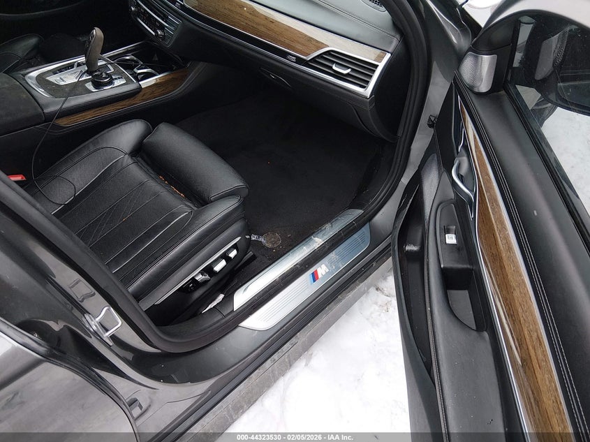 2016 BMW 7er 4.4 750I xDrive grey Lot 111044323530 Vin WBA7F2C57GG416674
