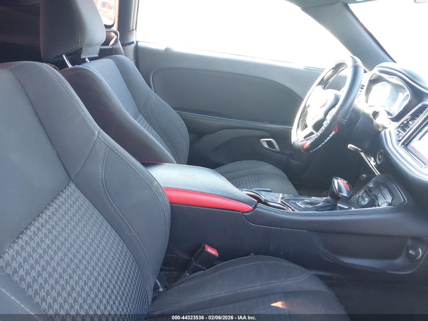 2016 Dodge Challenger Sxt